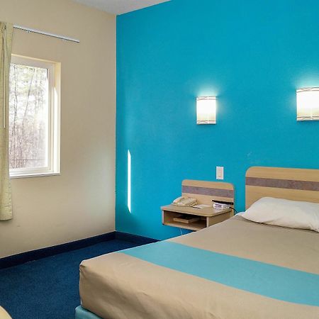 Motel 6-Peterborough, On Eksteriør billede