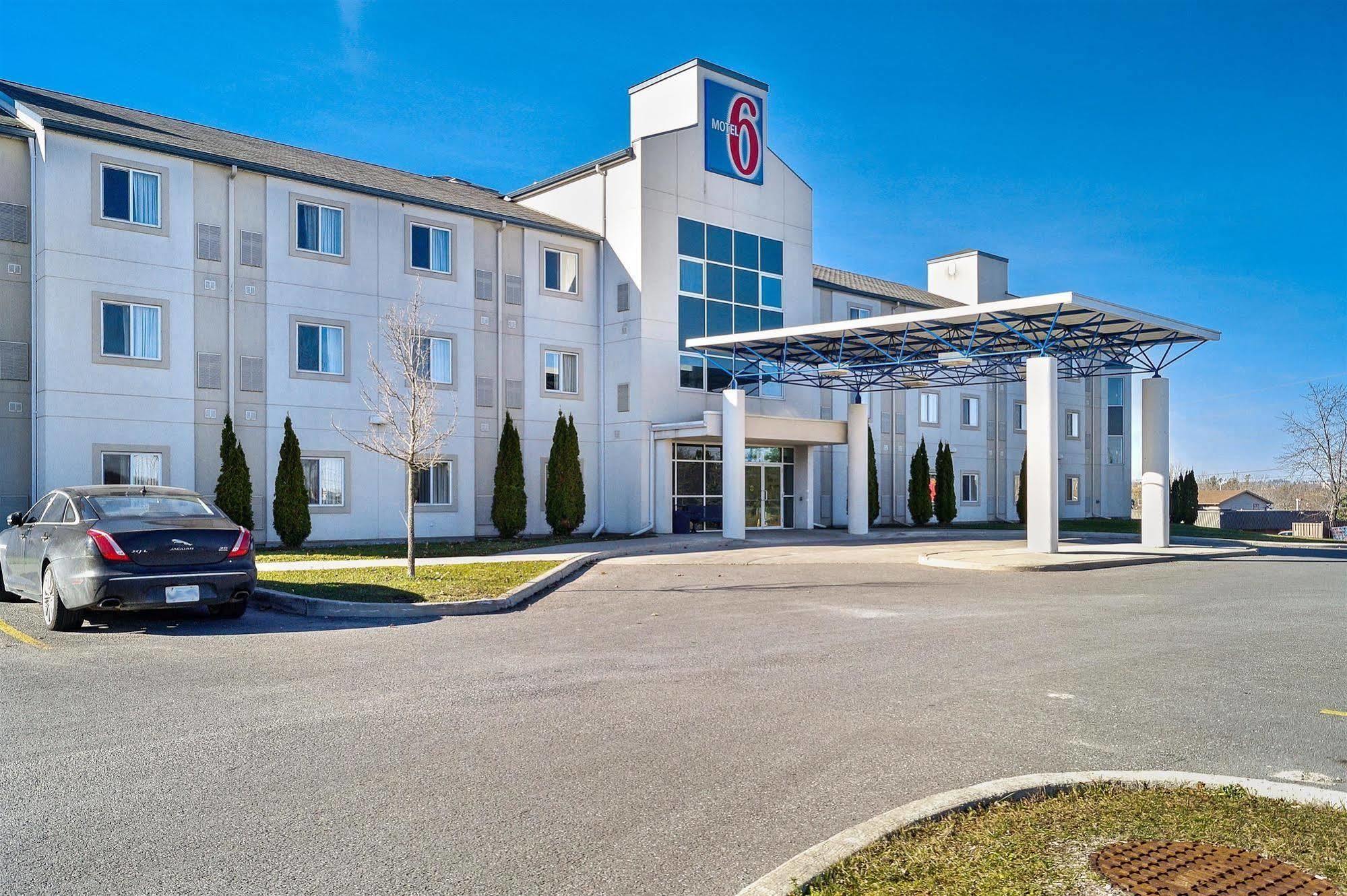 Motel 6-Peterborough, On Eksteriør billede