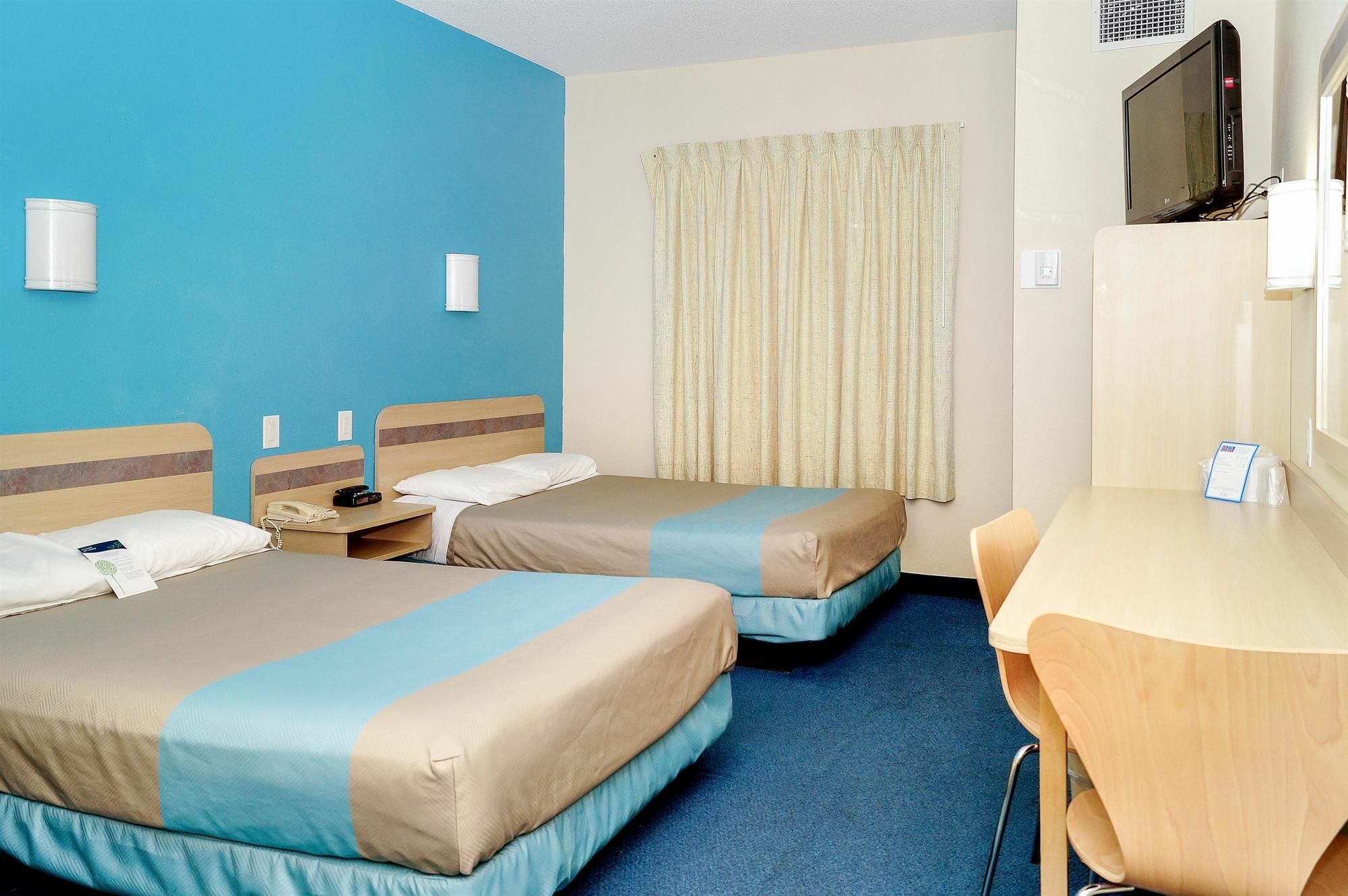 Motel 6-Peterborough, On Eksteriør billede